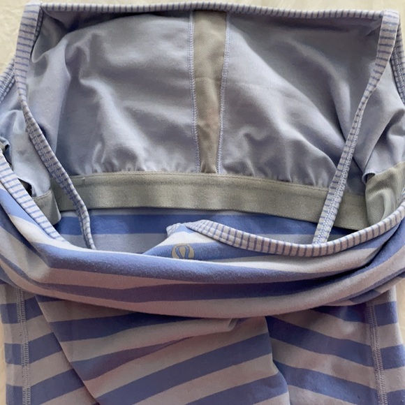 Lululemon athletica women’s tank top w/shelf bra — size 6 - Picture 6 of 6